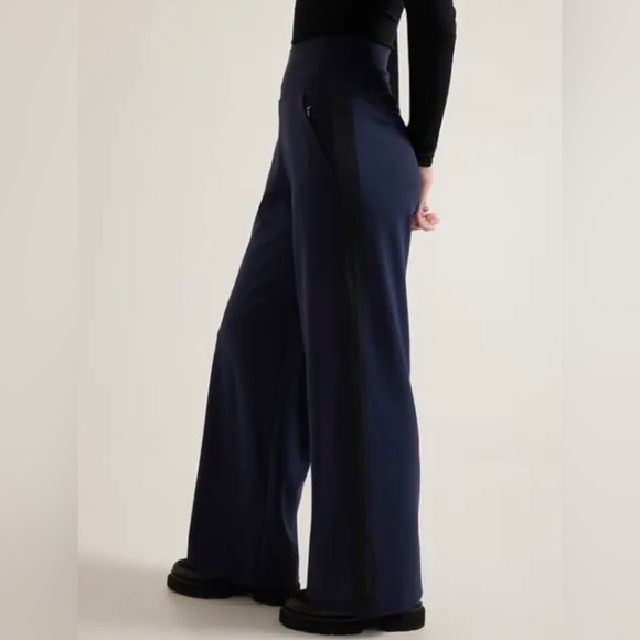 Athleta Venice Colorblock Wide Leg Pant // Navy & Black - Picture 2 of 12